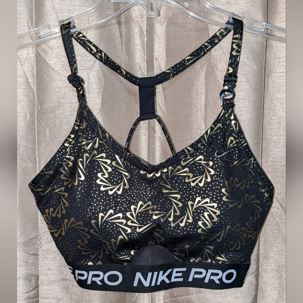 Nike Pro Sports Bra Sixe 1x Like new.